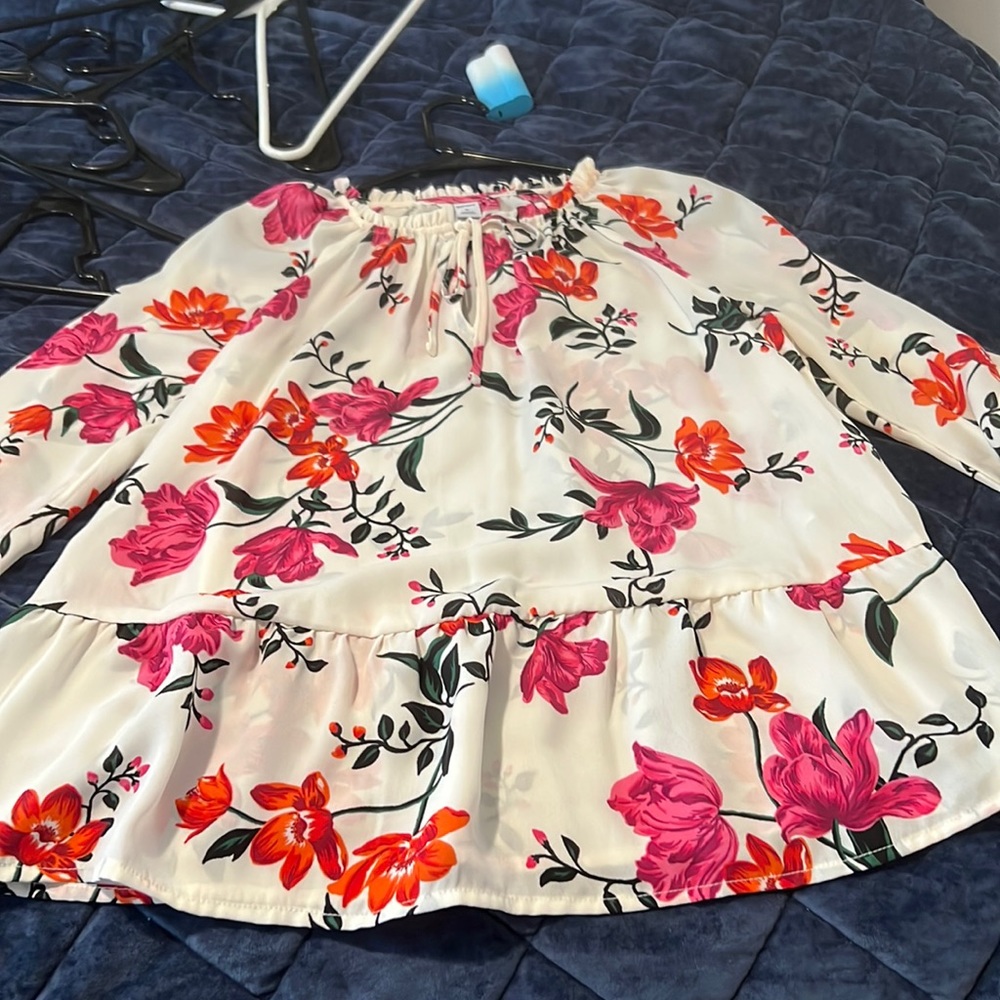 Old navy blouse! Perfect condition.